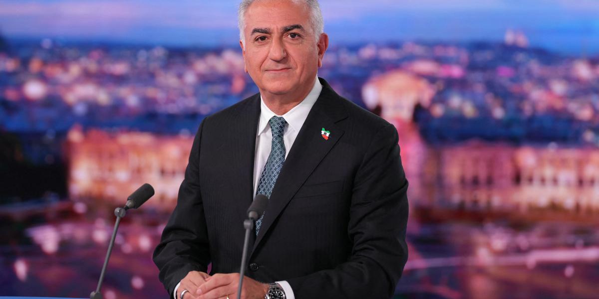 Reza Pahlavi - Korábbi felvétel 