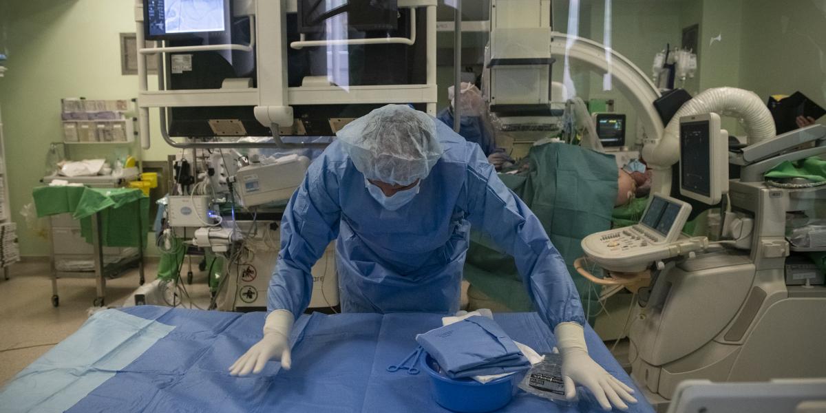 Nem pusztán technikai módosítás, hanem tudatos jelzés a kórházak felé