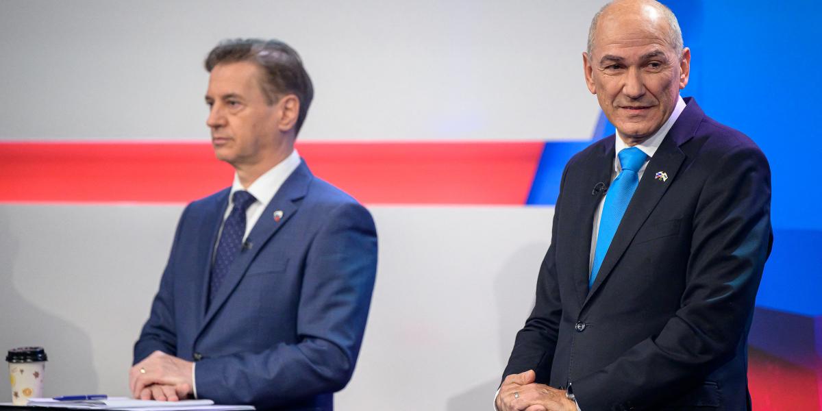 Robert Golob (balra)  és Janez Janša 2026. március 20-án televíziós vita közben