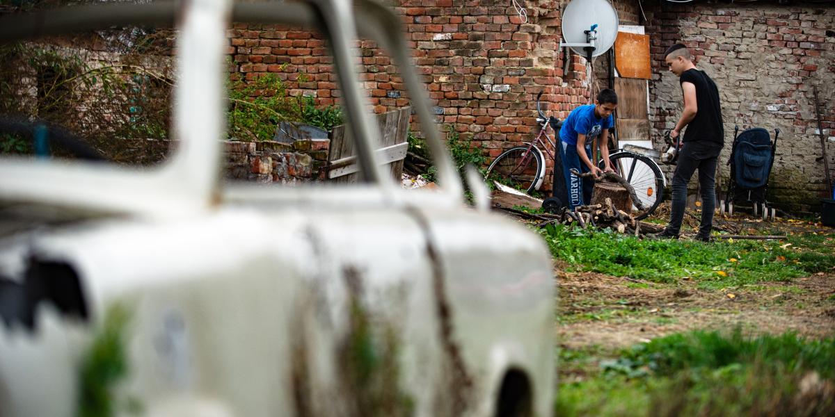 Az állam olyan mély nyomorban tartja a társadalom egy részét, ami önmagában is bántalmazás