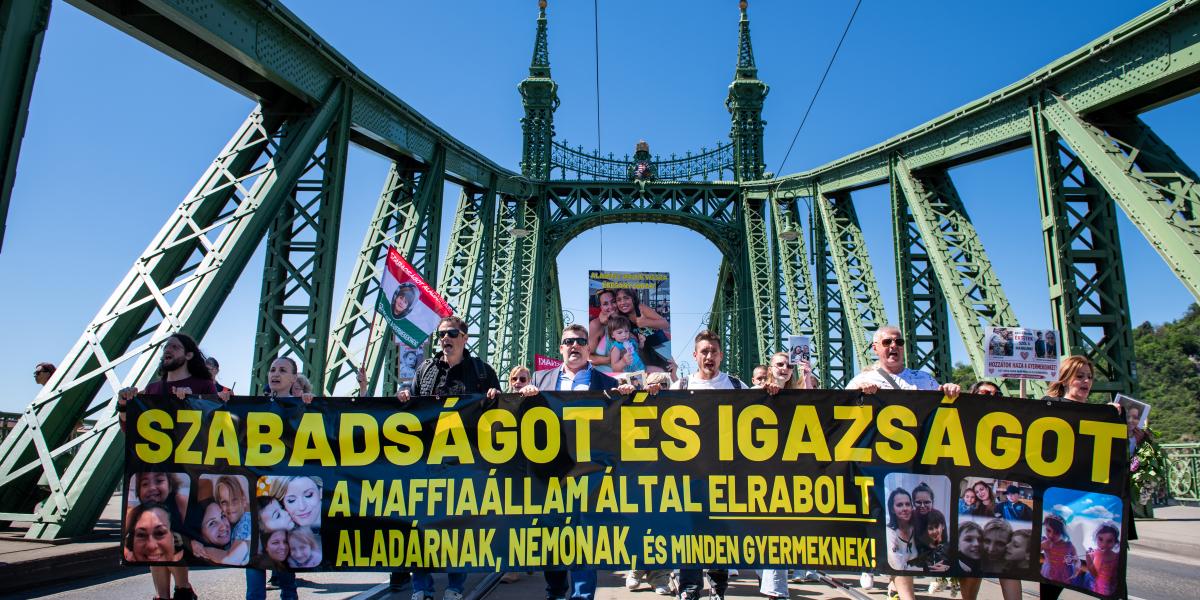 Néhány tucatnyi ember vonult az ügyészséghez, sokan azért maradtak távol, mert még mindig félnek a kiállásuk következményeitől
