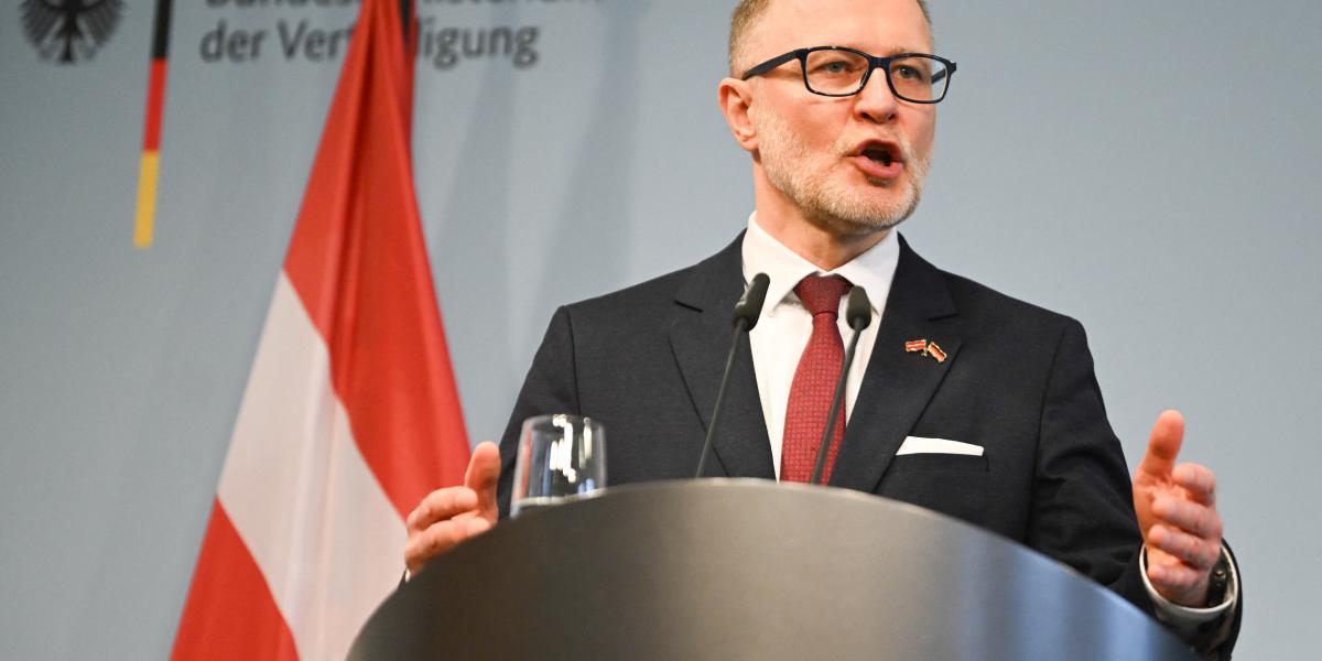 Andris Sprūds, Lettország védelmi minisztere