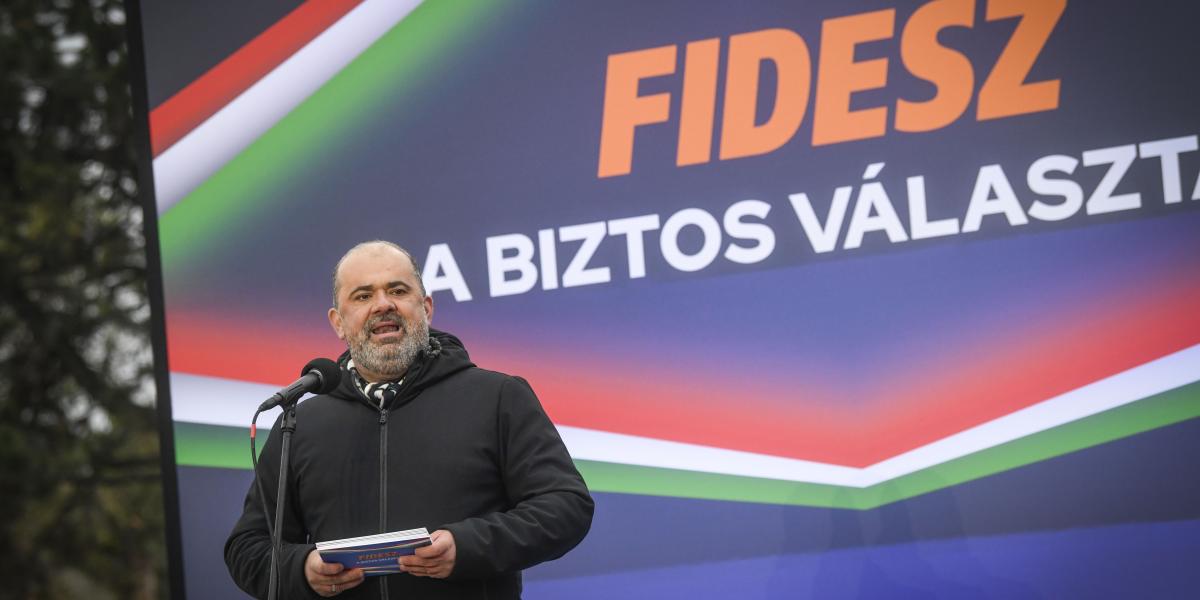 Bóna Zoltán a Fidesz országjárásának ócsai állomásán, 2026. március 31-én.