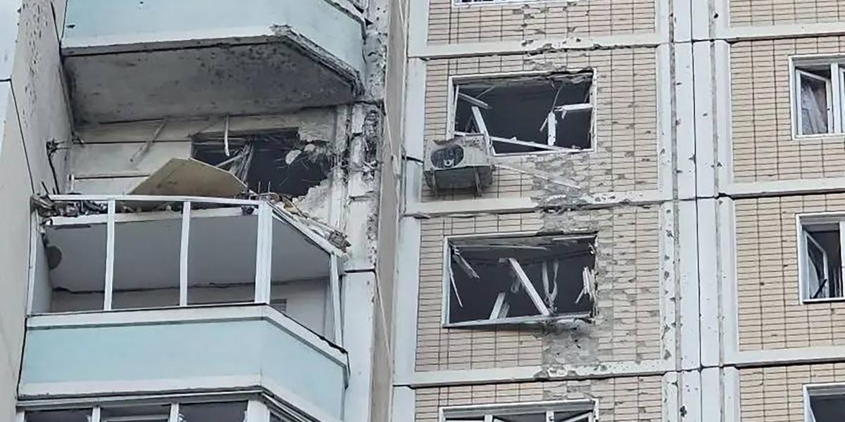 Becsapódás nyomai egy moszkvai lakóházban