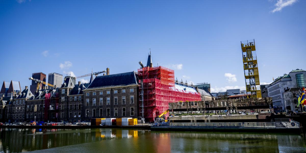 A hágai Binnenhof idén is renoválás alatt áll
