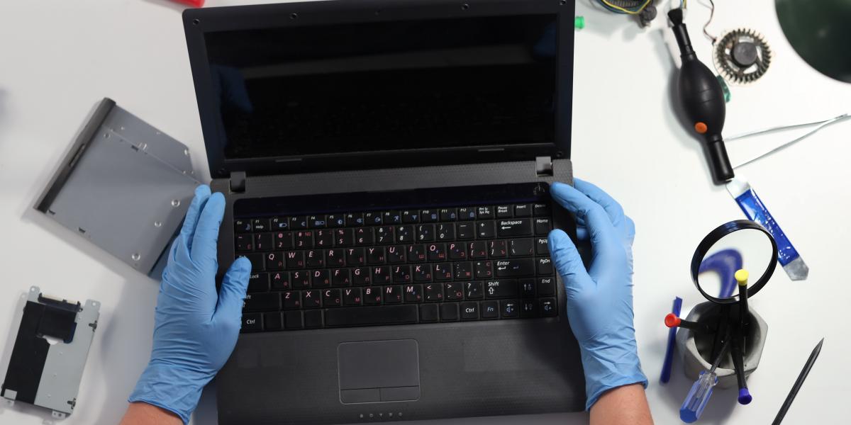 Ha elromlik a laptop, az kicsit olyan, mintha elvágnák az egyik köldökzsinórt, ami összeköt a világgal