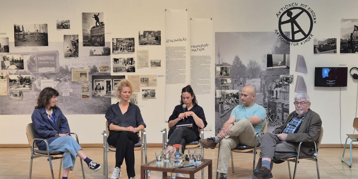 Fischer Judit, 
Rácz Dominika, Rácz Júlia moderátor, 
Tóth Bence és
Trencsényi László a kerekaszta-beszélgetésen