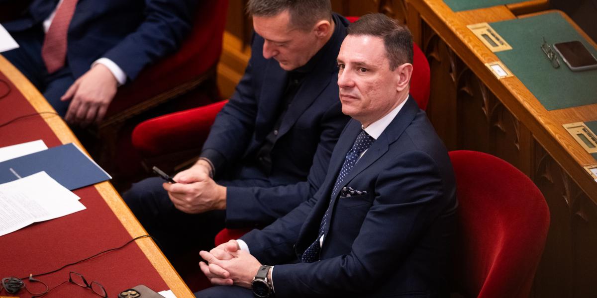 Tuzson Bence volt „igazságügy-miniszter” kezdett hisztizni Sulyok egyszerű alkotmánymódosítással történő eltávolítása kapcsán a parlamentben
