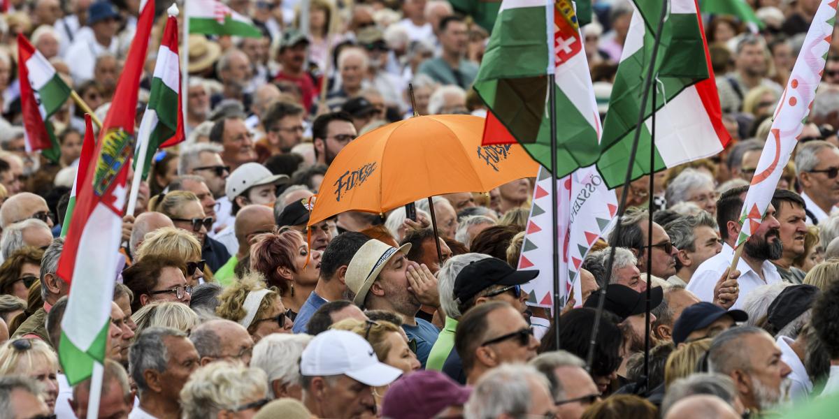  A miniszterelnöki tisztségre vonatkozó korlátozás azt jelenti, hogy Orbán Viktor sem lehet kormányfő a későbbiekben. Ennek ellenére a fideszesek 18 százaléka is rábólintott a változtatásra