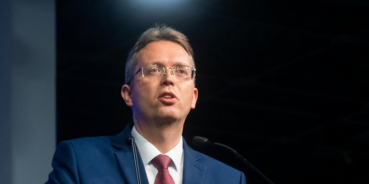 Hankó elismerte, hogy a Magyar Színház ügyében tart a vizsgálat