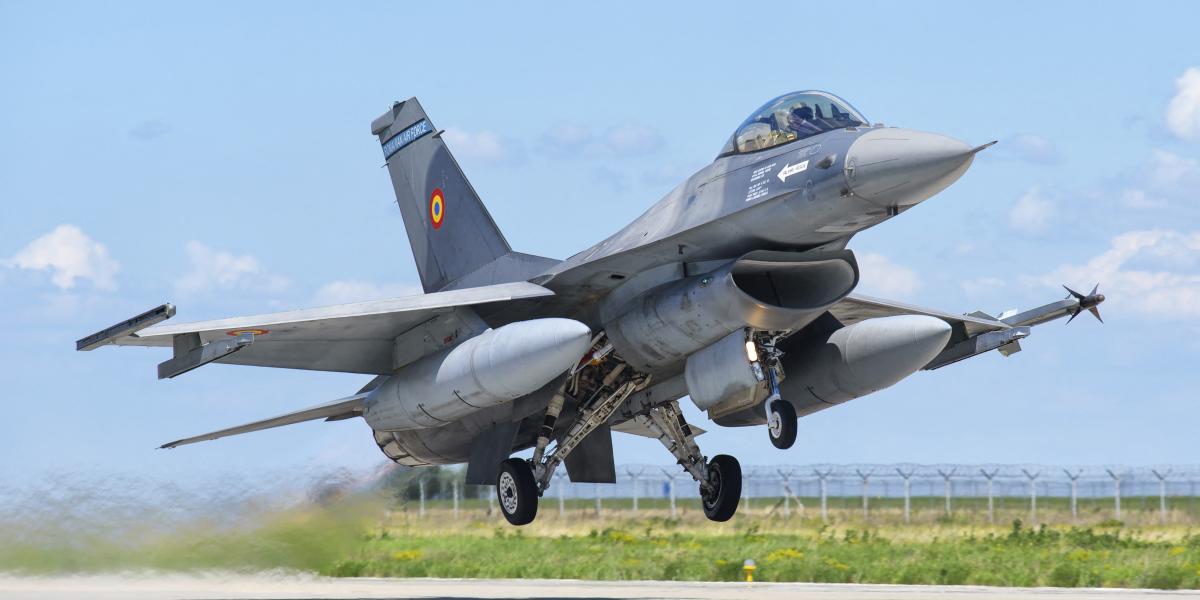 Illusztráció: A román légierő egyik F-16AM Fighting Falcon vadászrepülőgépe felszállás közben 
