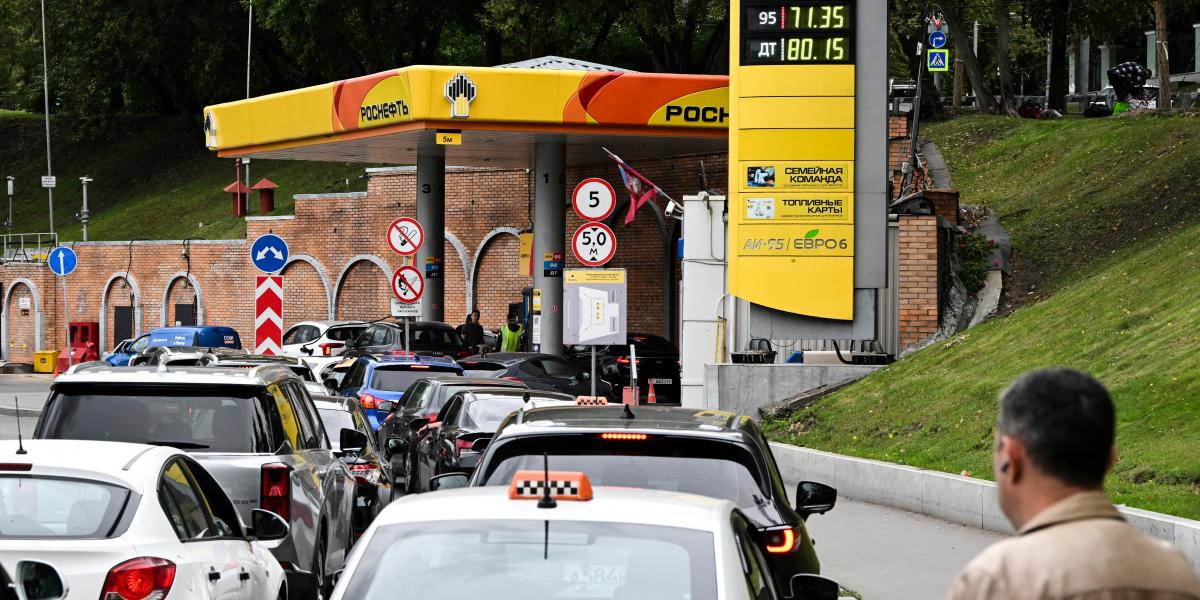 A sikeres ukrán dróntámadások következtében előállt oroszországi ellátási zavarok az orosz lakosság számára is háborúvá tették a háborút