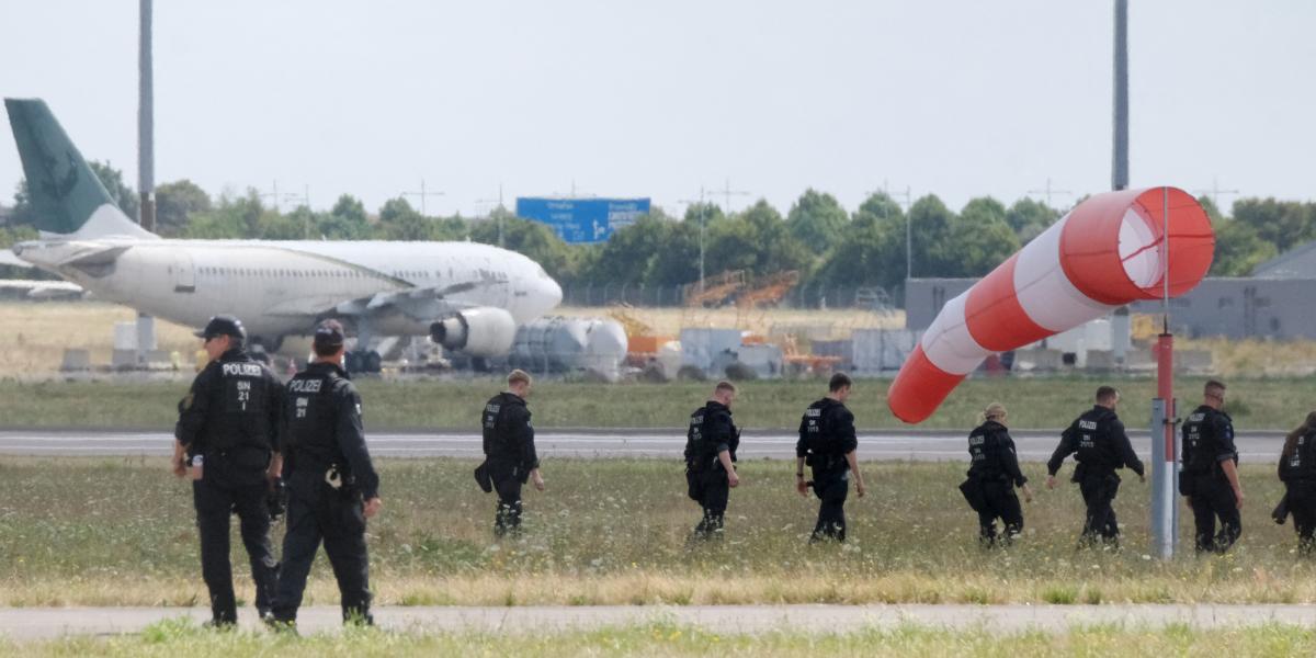 Az augusztus 4-i lipcsei repülőtér elleni meghiúsított dróntámadás új szintet, veszélyes eszkalációt hozott az európai országokat érő orosz hibridtámadásokban