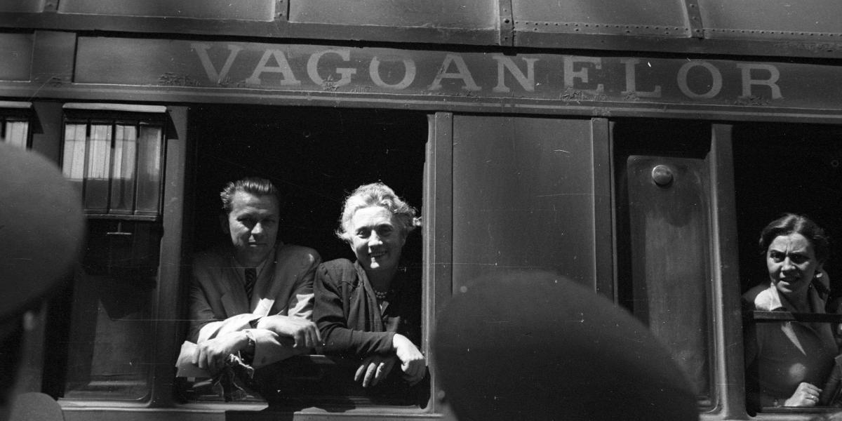 Bán Antal iparügyi miniszter és Kéthly Anna, a nemzetgyűlés alelnöke szociáldemokrata konferenciára utaznak 1947-ben