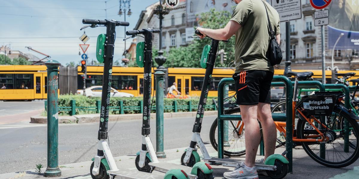 Az elektromos rollerek veszélyeiről is lesz szó a tematikus héten