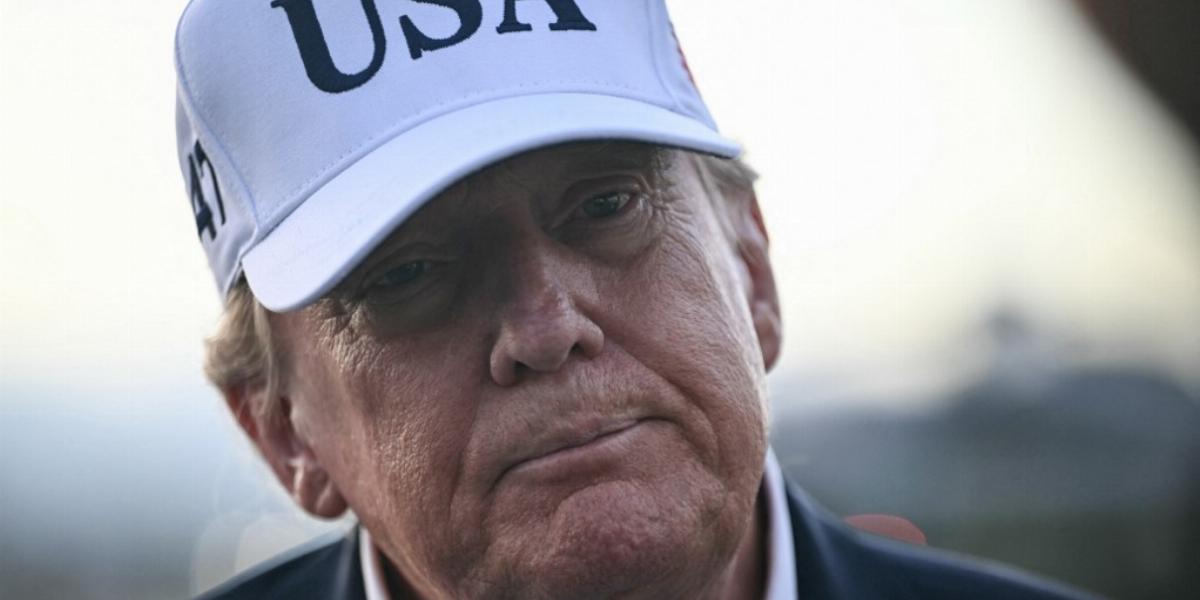Trump elnök közvetlenül az ukrán elnököt okolta vasárnap azért, hogy a gázolaj ára világszerte emelkedik, beleértve az Egyesült Államokat is.