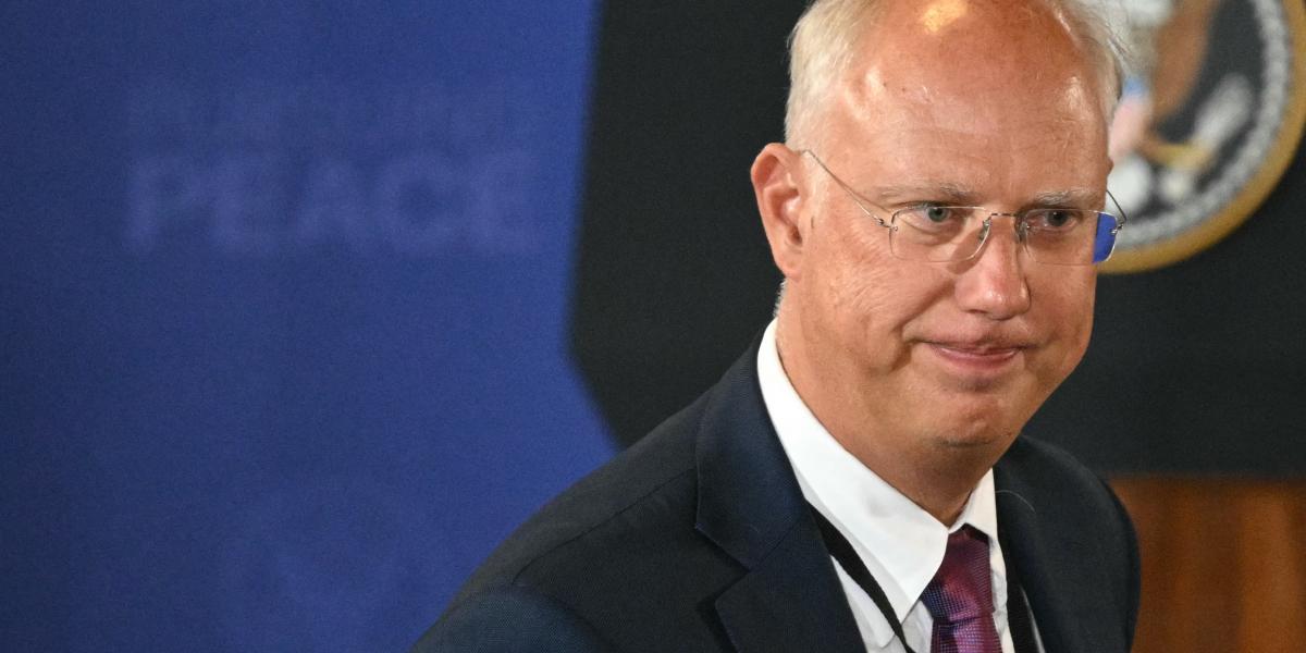 Kirill Dmitrijev orosz elnöki megbízott New York-ba utazásának célja a Reuters értesülése szerint az, hogy fenntartsák az orosz–amerikai párbeszédet és a béketeremtési erőfeszítéseket.