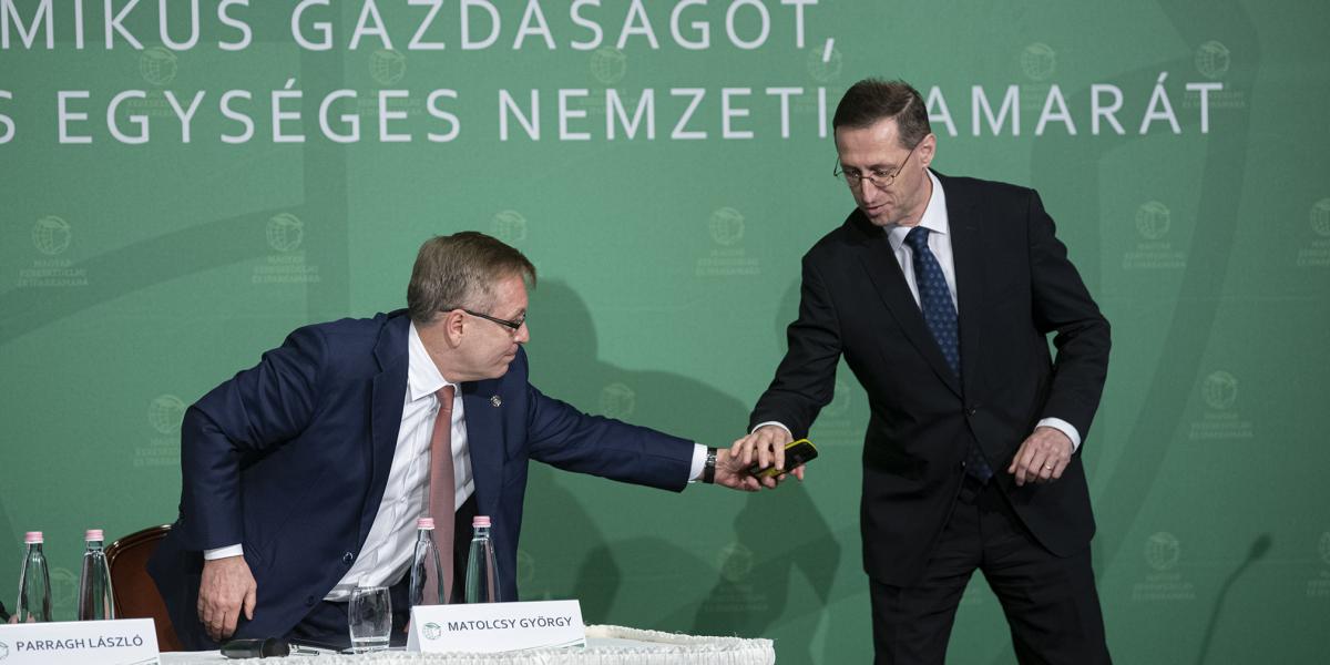 Matolcsy György jelentős mínusszal adta át a stafétát utódjának, Varga Mihálynak
