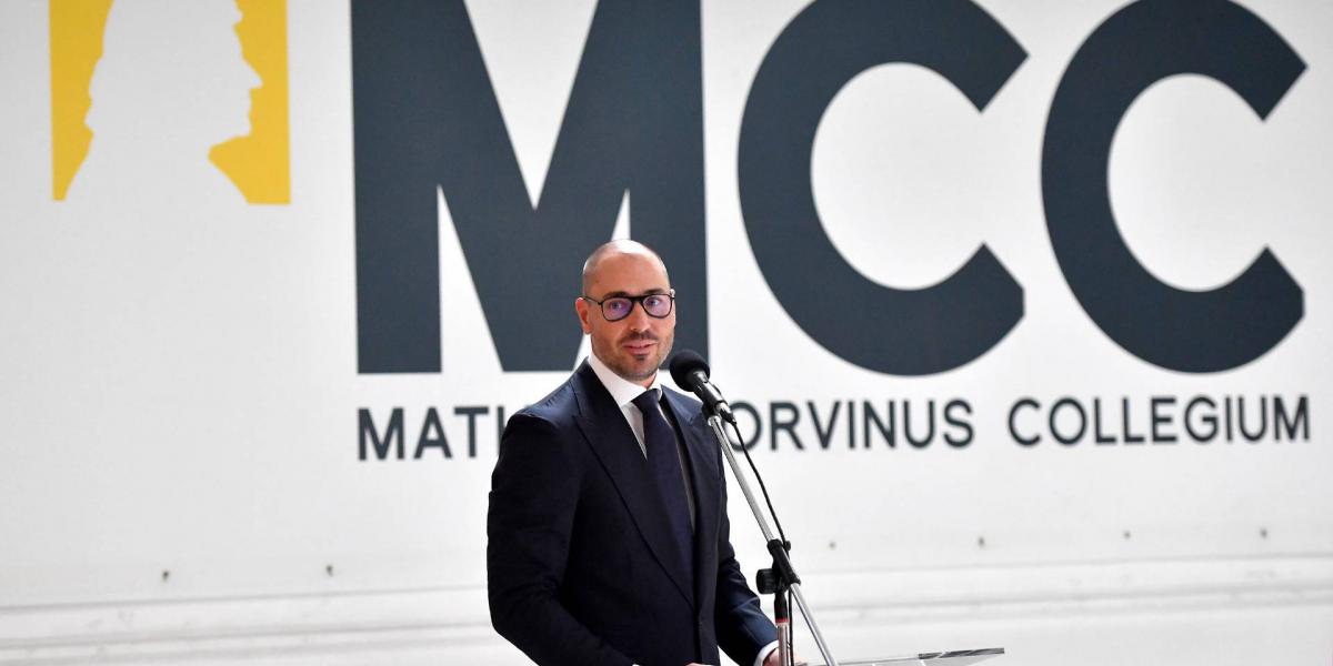 Tombor András még 2019 -ben az MCC akkori diplomaosztó ünnepségén