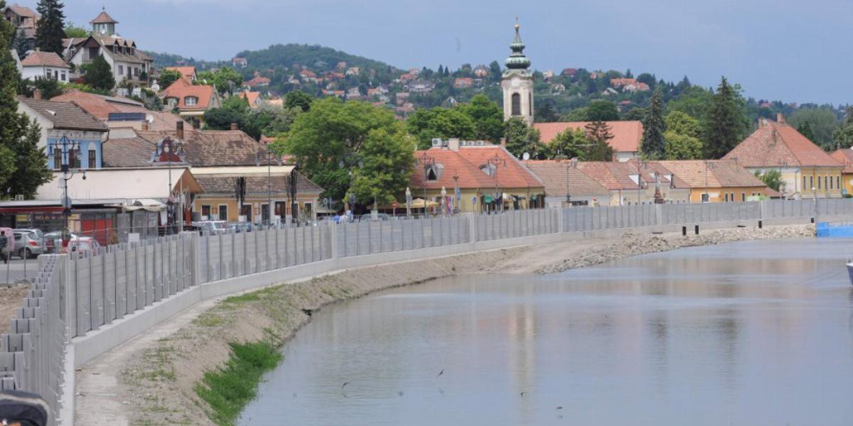 Szentendrén kiválóan helytállt a mobilgát a nyár elejei árvíz idején FOTÓ: VAJDA JÓZSEF