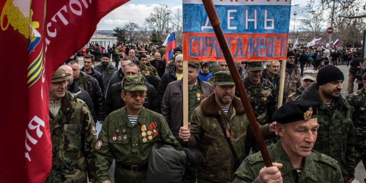 Százezren ünnepelték a Krím „hazatérését”, hazafias dalokra vonultak FOTÓ: EUROPRESS/GETTY IMAGES/ALEXANDER AKSAKOV