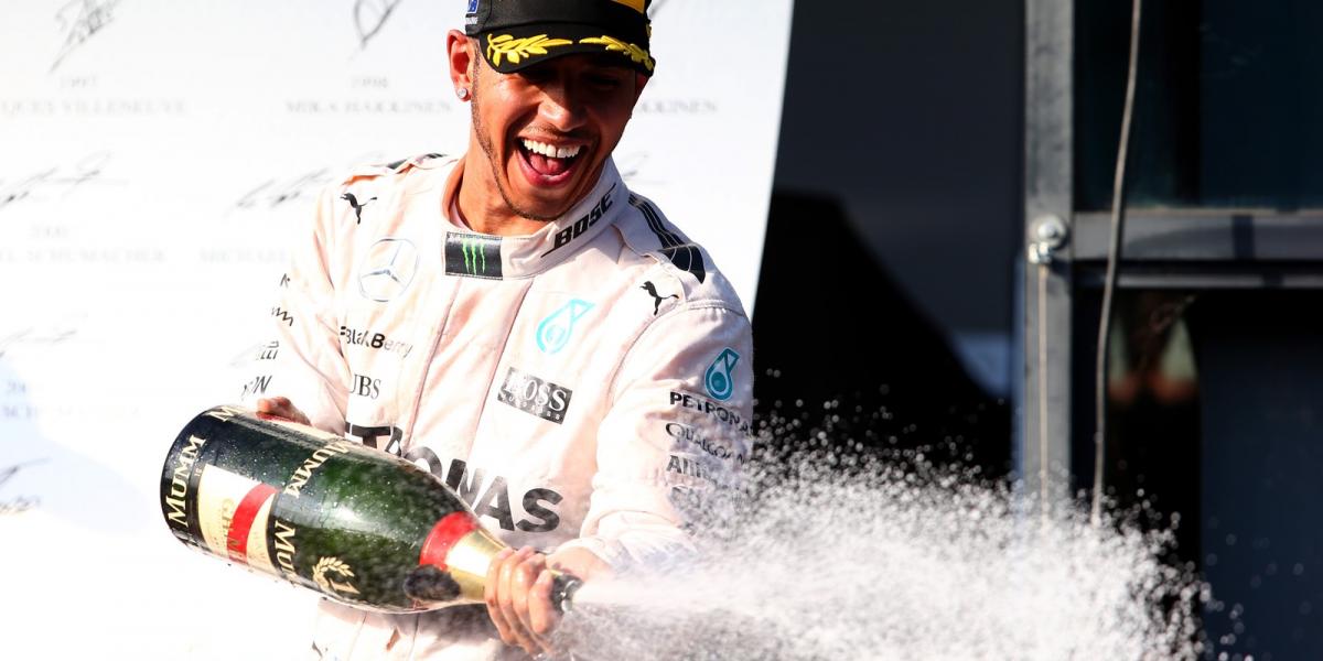 Lewis Hamilton a 150. futamán is pezsgőt bontana FOTÓ: EUROPORESS/GETTY IMAGES/MARK THOMPSON