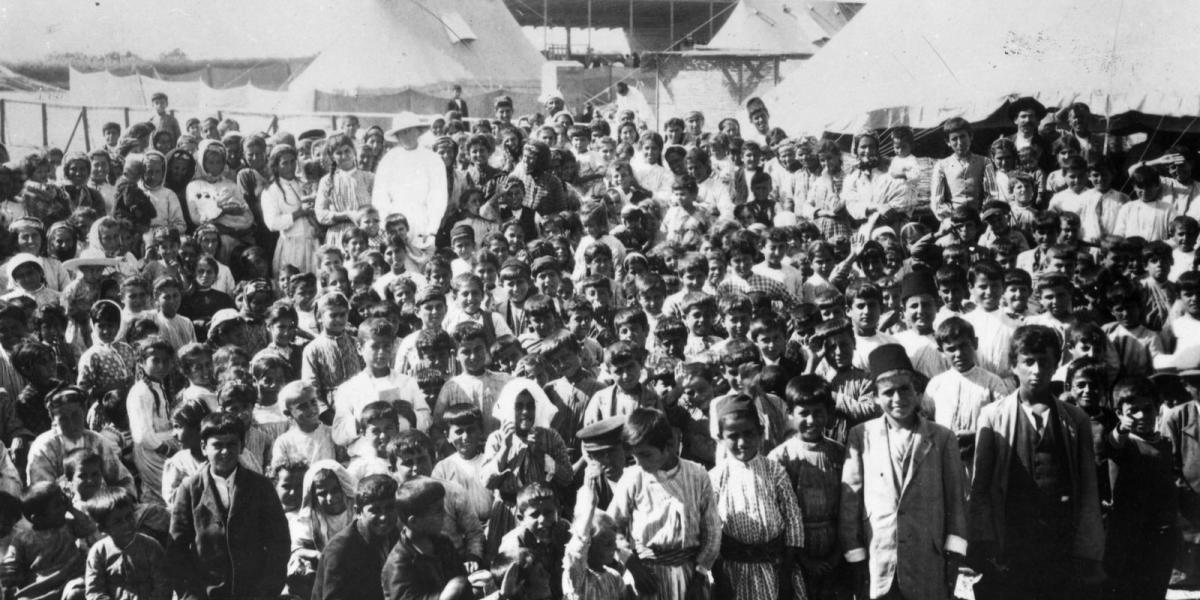 1915 menekült örmény gyerekek egy táborban Fotó: Hulton Archívum / Getty Images