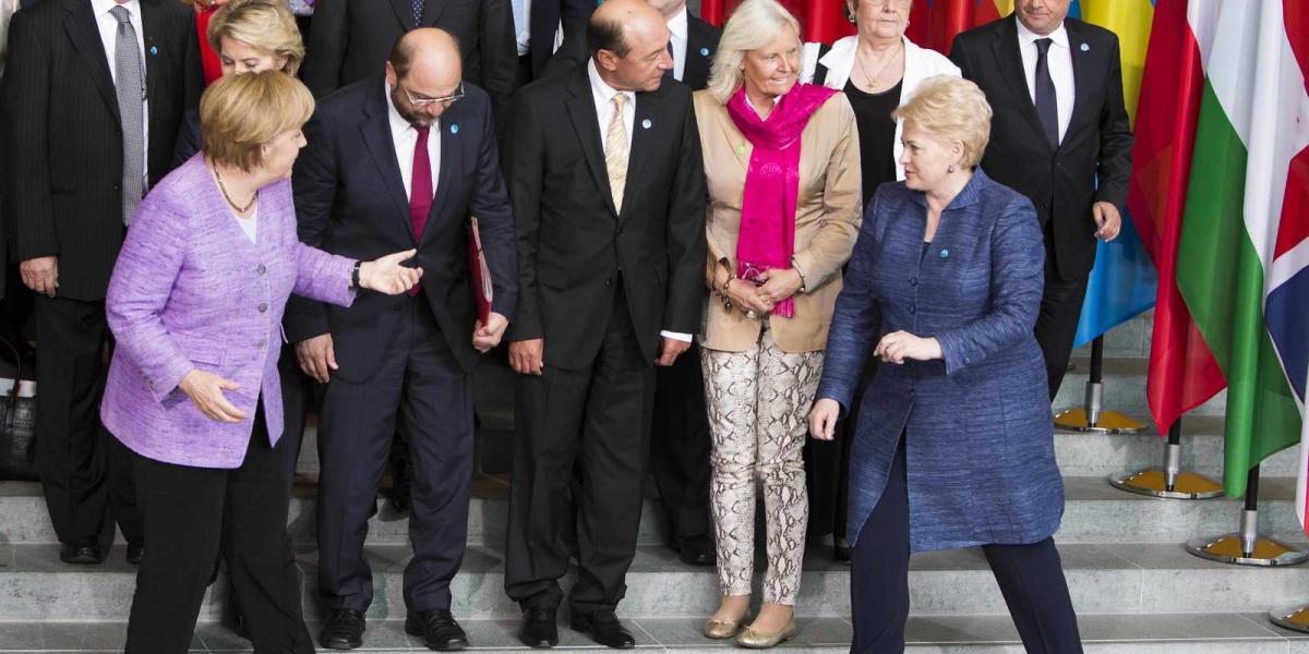 Dalia Grybauskaitė litván elnök (jobbra elöl) a vilniusi keleti partnerségi csúcs háziasszonya FOTÓ: EUROPRESS/GETTY IMAGES