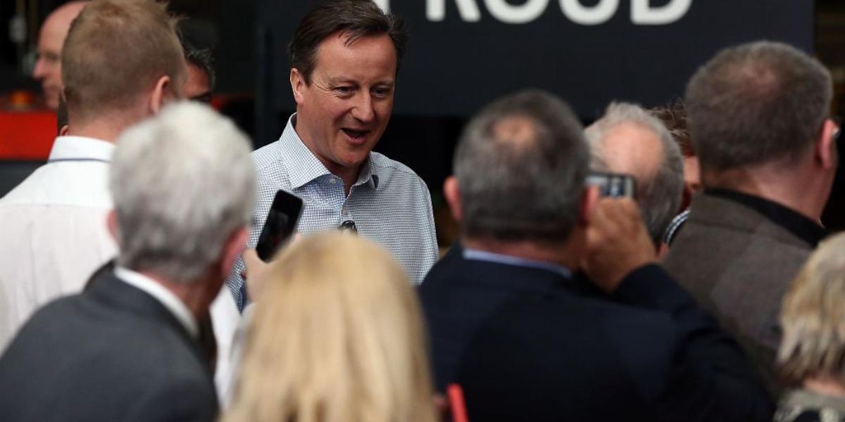 David Cameron gyárlátogatáson Birminghamben FOTÓ: EUROPRESS/GETTY IMAGES/CARL COURT