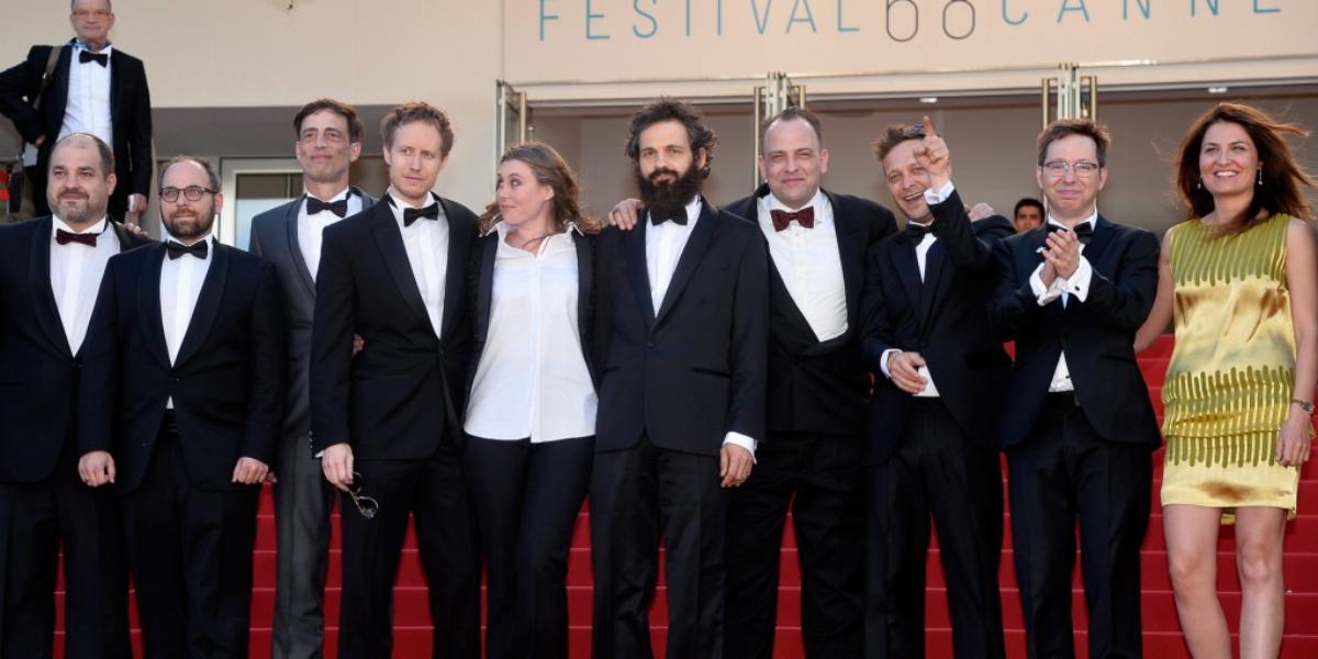 A Saul fia című film stábja fogadja a közönség elismerését a cannes-i díszbemutatót követően FOTÓ: EUROPRESS/GETTY IMAGES/PASCAL