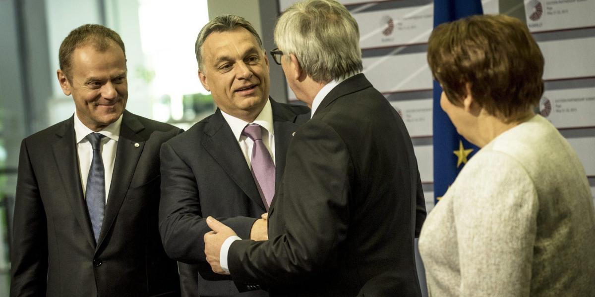 Donald Tusk,  Jean-Claude Juncker és Orbán Viktor Burger Barna