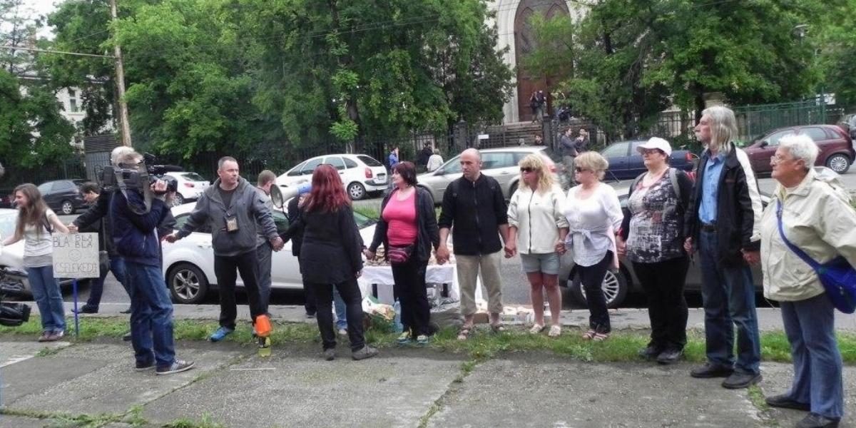 Békésen készültek tiltakozni, szóváltás lett a vége FOTÓ: NYIRI ANDRÁS