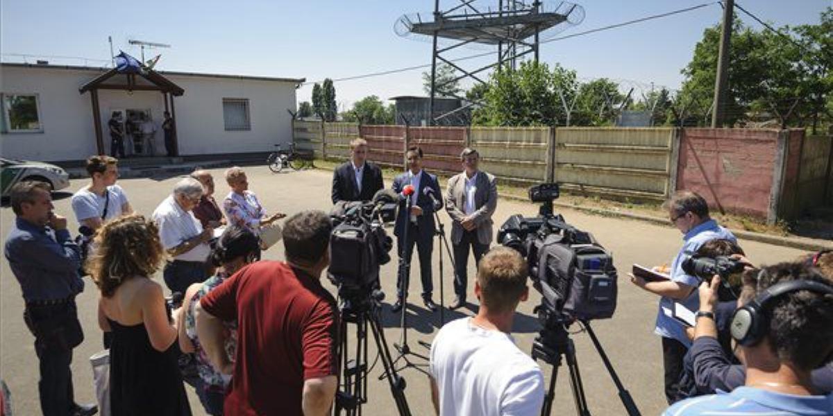 Papp László Fidesz-KDNP-s polgármester sajtótájékoztatója. FOTÓ: MTI Czeglédi Zsolt