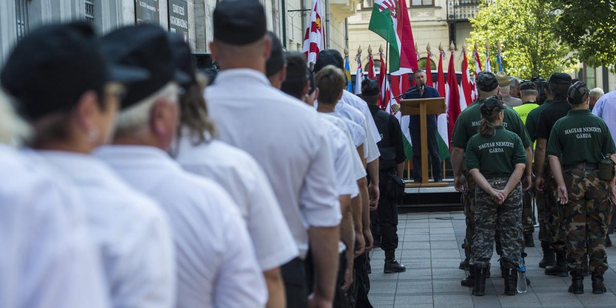 Itt éppen Hegedűs Loránt beszél  a budapesti Hazatérés temploma előtt  MTI Fotó: Illyés Tibor