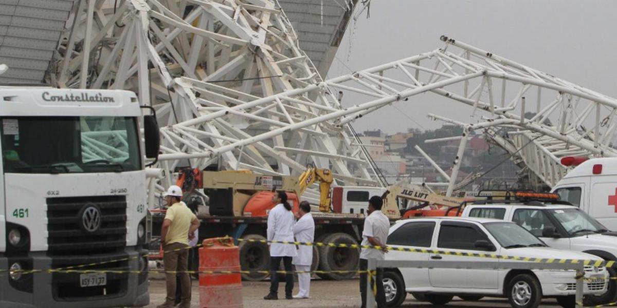 Nagy volt az ijedtség, de a szervezők szerint a Sao Pauló-i baleset nem hátráltatja a vb-nyitány stadionjának rekonstrukcióját F