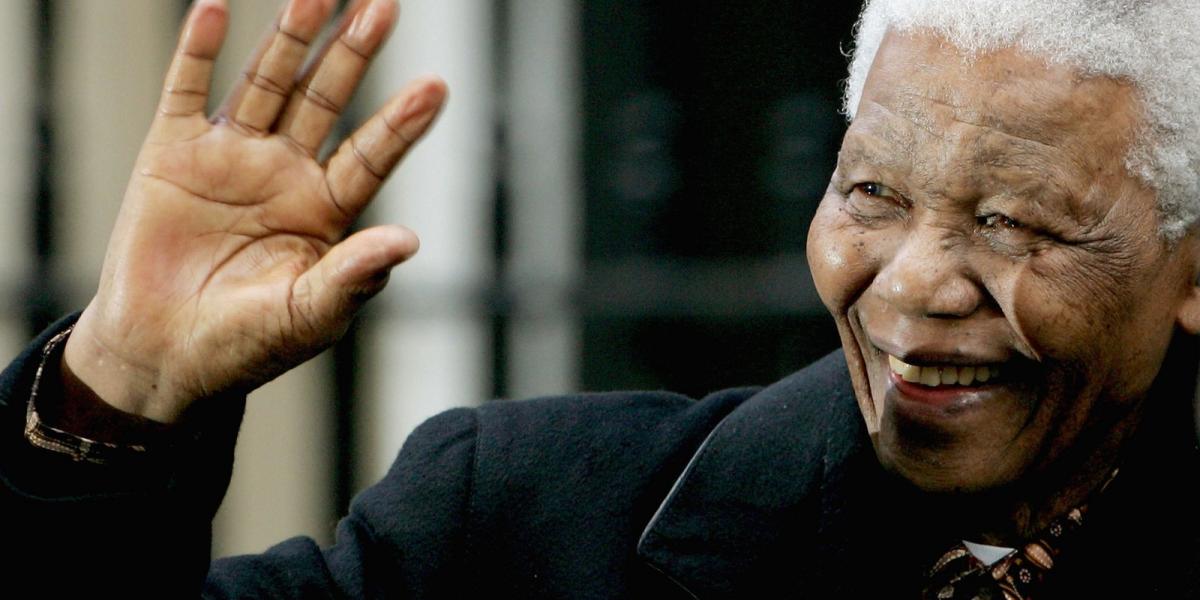 Nelson Mandela ex-elnökként látogatott 2004-ben Londonba. Fotó: Ian Waldie/ Getty Images.