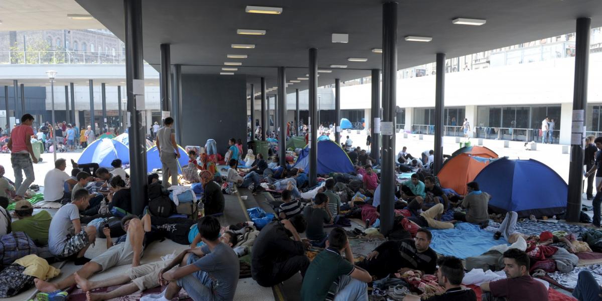 A Keleti pályaudvar aluljárójában tábort vert menekültek időről időre tüntettek is a hét végén FOTÓ: VAJDA JÓZSEF