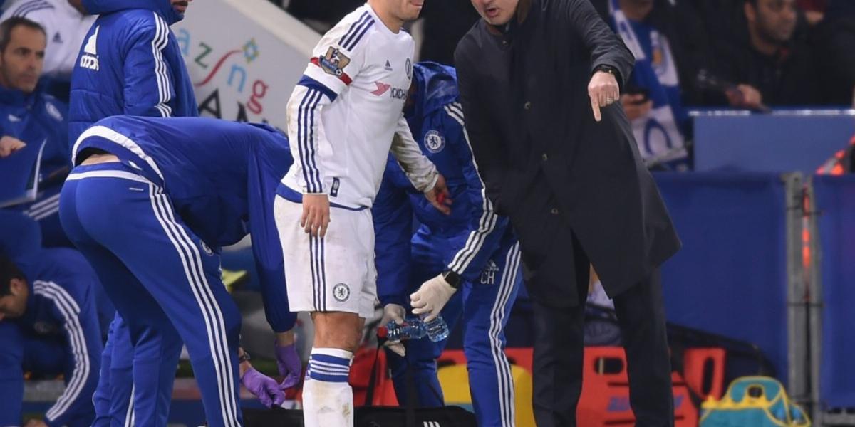 Hiába Mourinho edző (jobbra) minden tanácsa, a Chelsea-futballisták
képtelenek jól teljesíteni FOTÓ: EUROPRESS/GETTY IMAGES/MIC