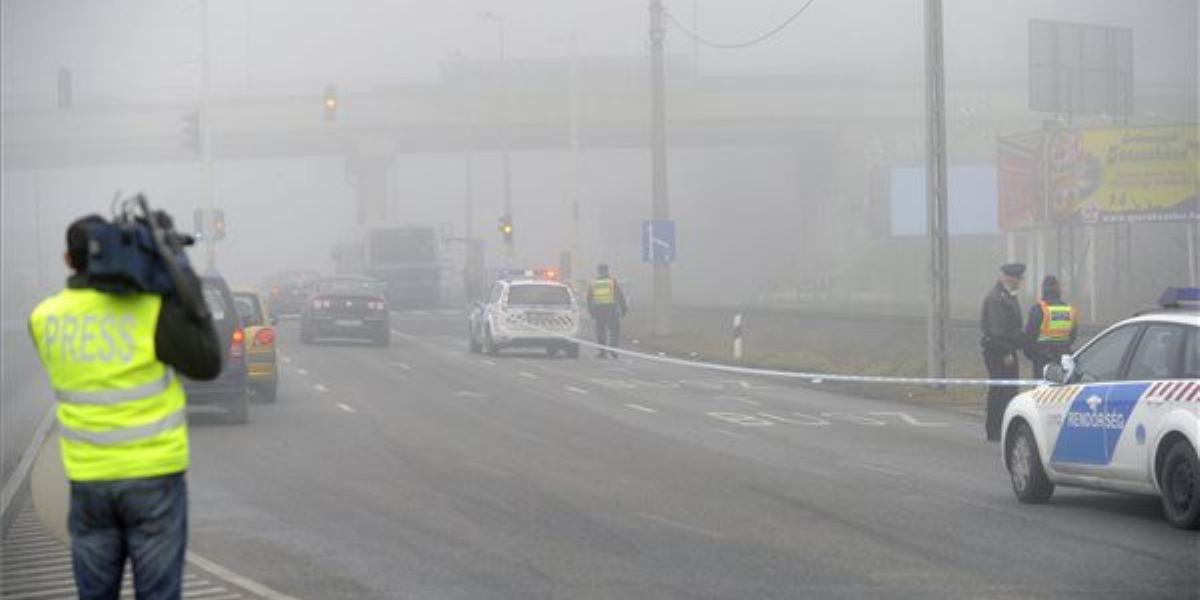 Helyszínelés az irodaháznál FOTÓ: MTI, Mihádák Zoltán