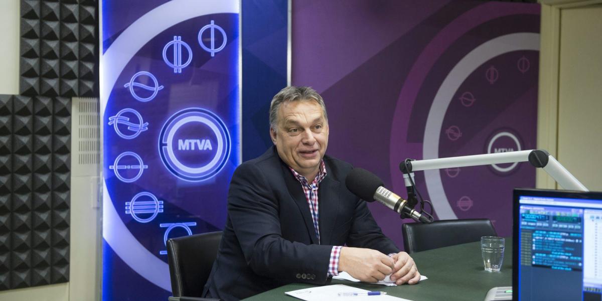 Orbán Viktor miniszterelnök a Magyar Rádió stúdiójában 2015. december 4-én. MTI Fotó: Koszticsák Szilárd