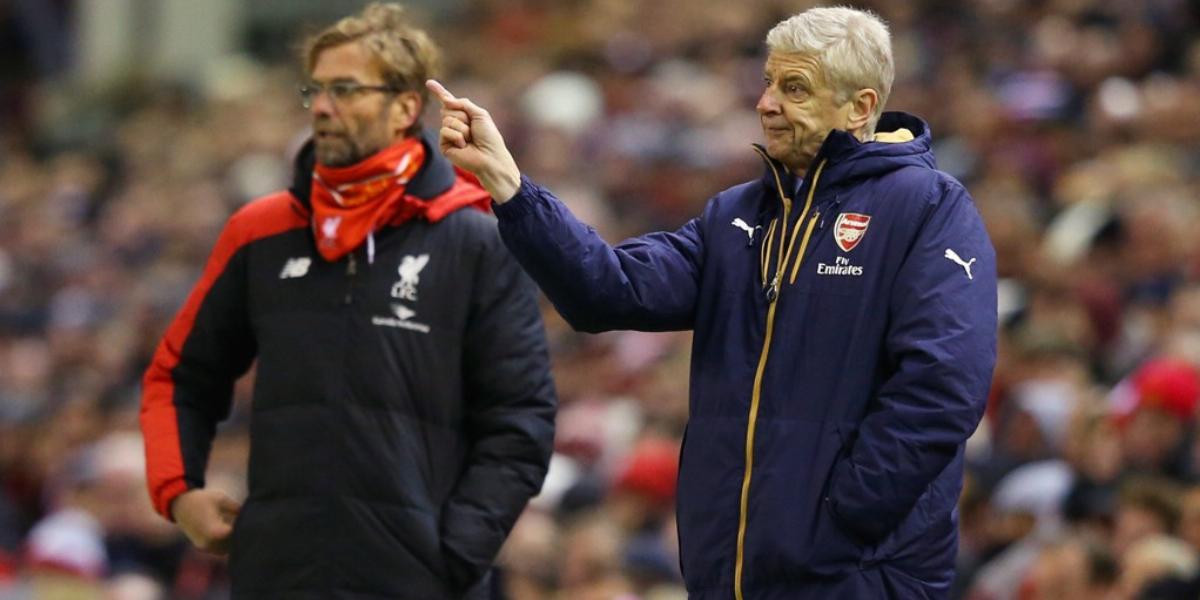 Wenger (jobbra) nyugtatta Kloppot FOTÓ: EUROPRESS/GETTY IMAGES/ALEX LIVESEY