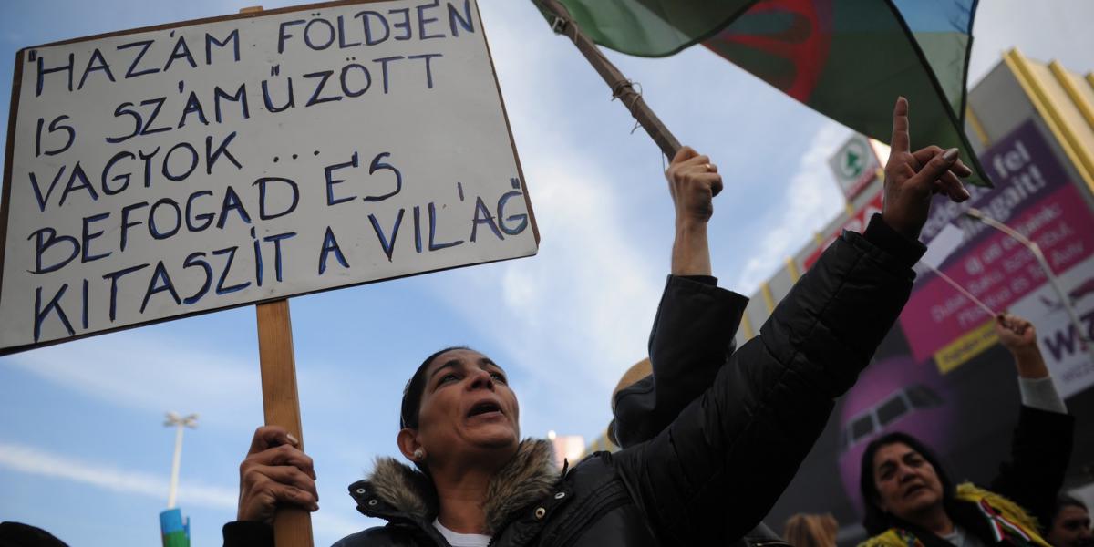 Felvonulók a Roma Büszkeség Napján, Budapesten, 2013 októberében. Fotó: Bielik István/Népszava