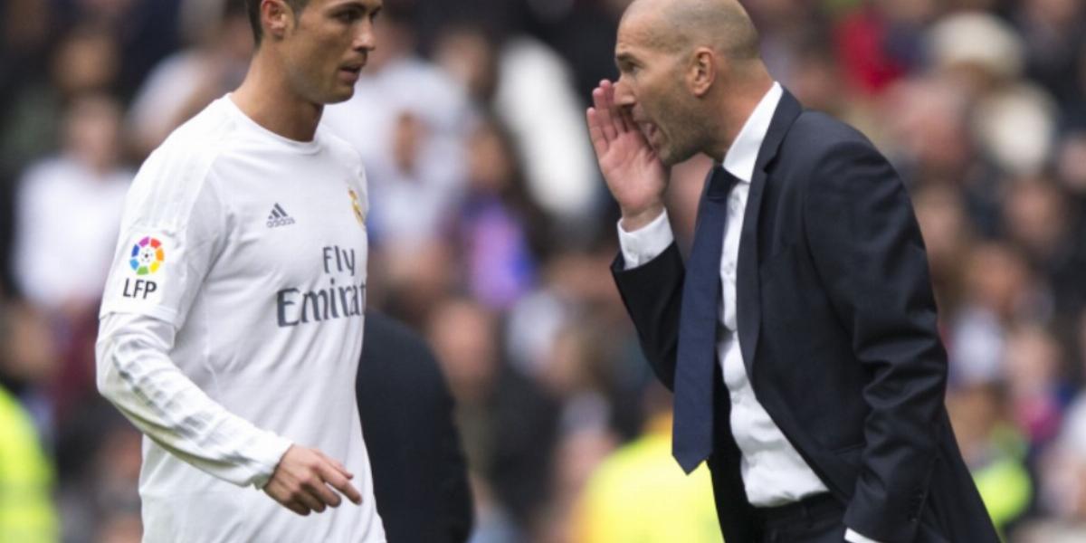 Zidane (jobbra) és Ronaldo nagy dobásra készül a BL-ben FOTÓ: EUROPRESS/GETTY IMAGES/GONZALO ARROYO MORENO