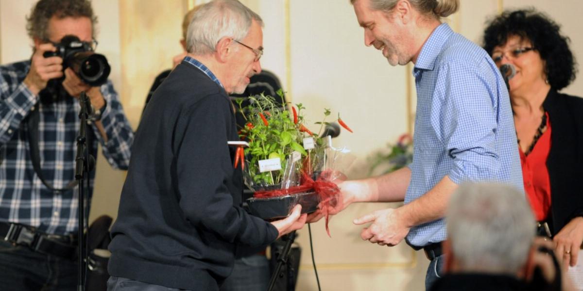 A nyolcvanéves Bodor Ádámot kollégái, pályatársai, tisztelői köszöntötték a Petőfi Irodalmi Múzeumban FOTÓ: TÓTH GERGŐ