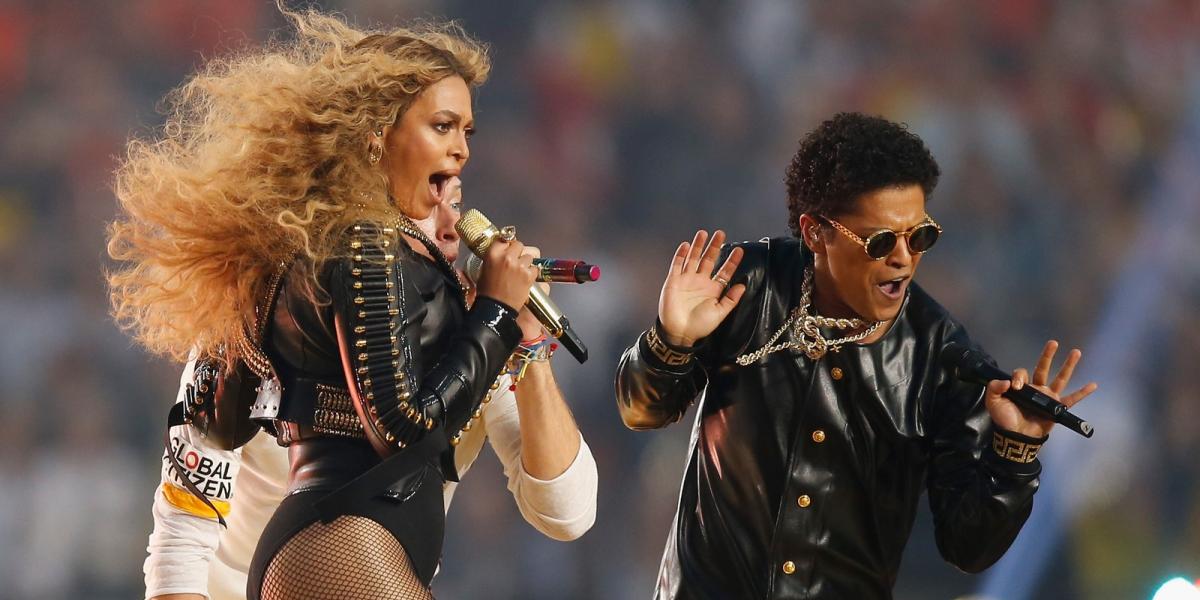  Beyonce és Bruno Mars az idei Super Bowl-on Fotó: Ezra Shaw/Getty Images 