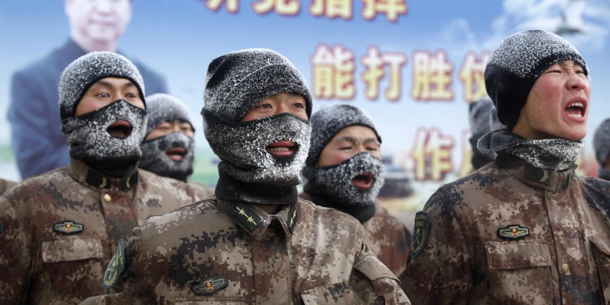 Mindenre elszánt kínai katonák Hszi Csin-ping elnök árnyékában FOTÓ: EUROPRESS/GETTY IMAGES/CHINAFOTOPRESS