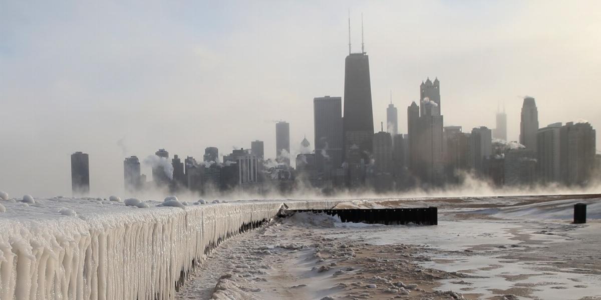 Chicagóban, a Michigan-tó partján feltornyosult a jég, a városban mínusz 8 Celsius-fok alá süllyedt a hőmérséklet FOTÓ: EUROPRES