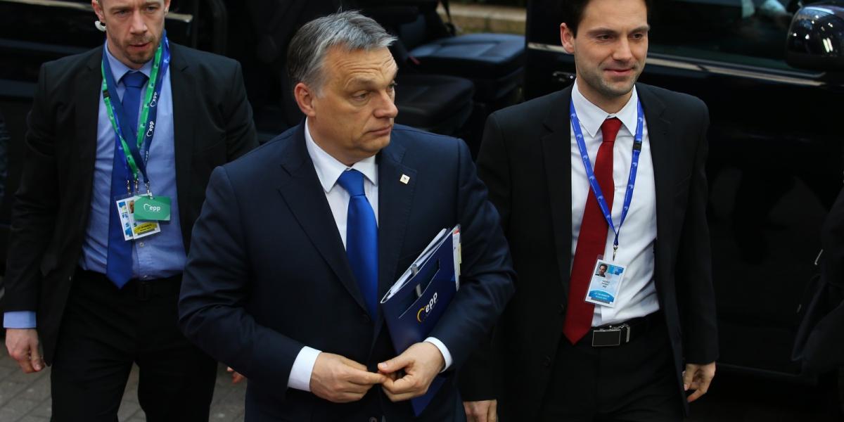 Orbán érkezik az EU-csúcsra. FOTÓ:  Jasper Juinen/Bloomberg/Getty Images