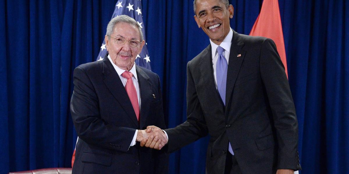 Obama Raul Castro kubai elnökkel. FOTÓ: Anthony Behar-Pool/Getty Images