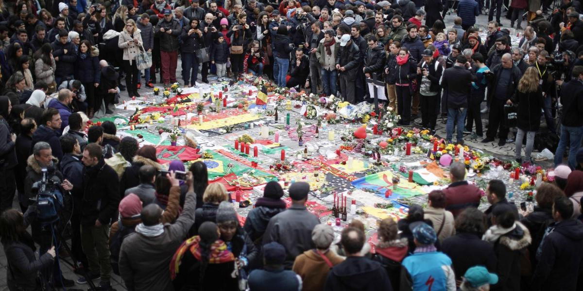 Brüsszel főterén több ezren emlékeztek a keddi támadások áldozataira FOTÓ: EUROPRESS/GETTY IMAGES/CHRISTOPHER FURLONG